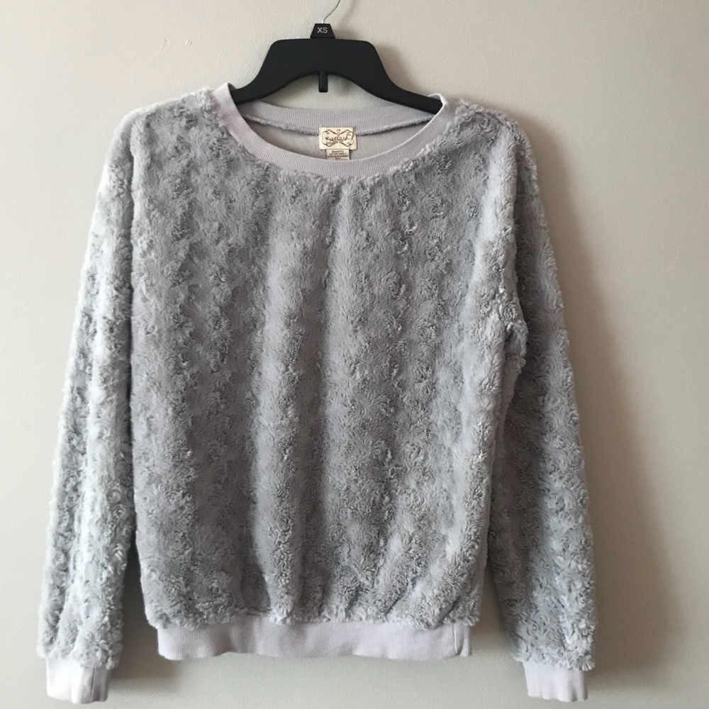 FUZZY SWEATSHIRT